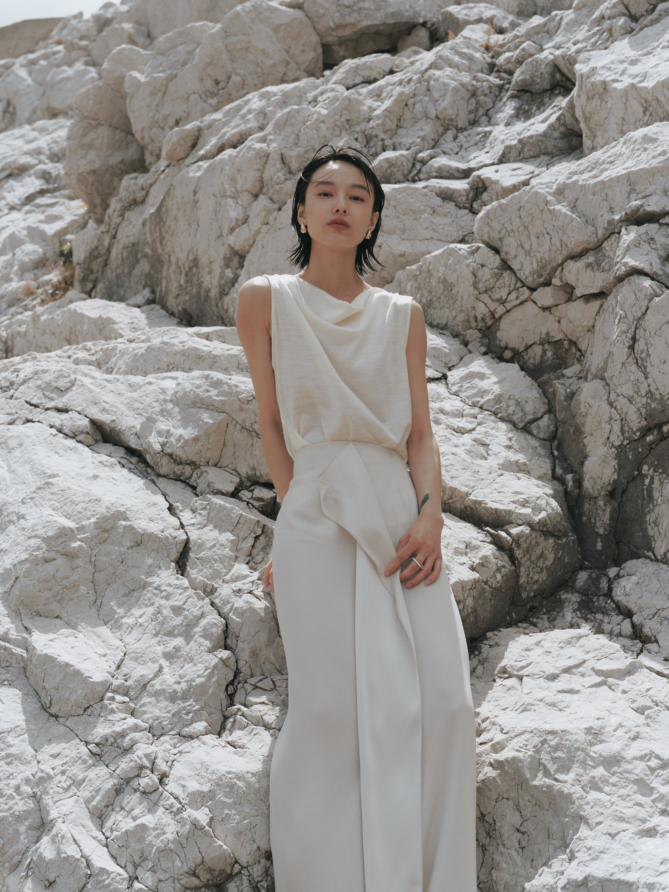 Drape Wool Sleeveless Tops(Ivory)