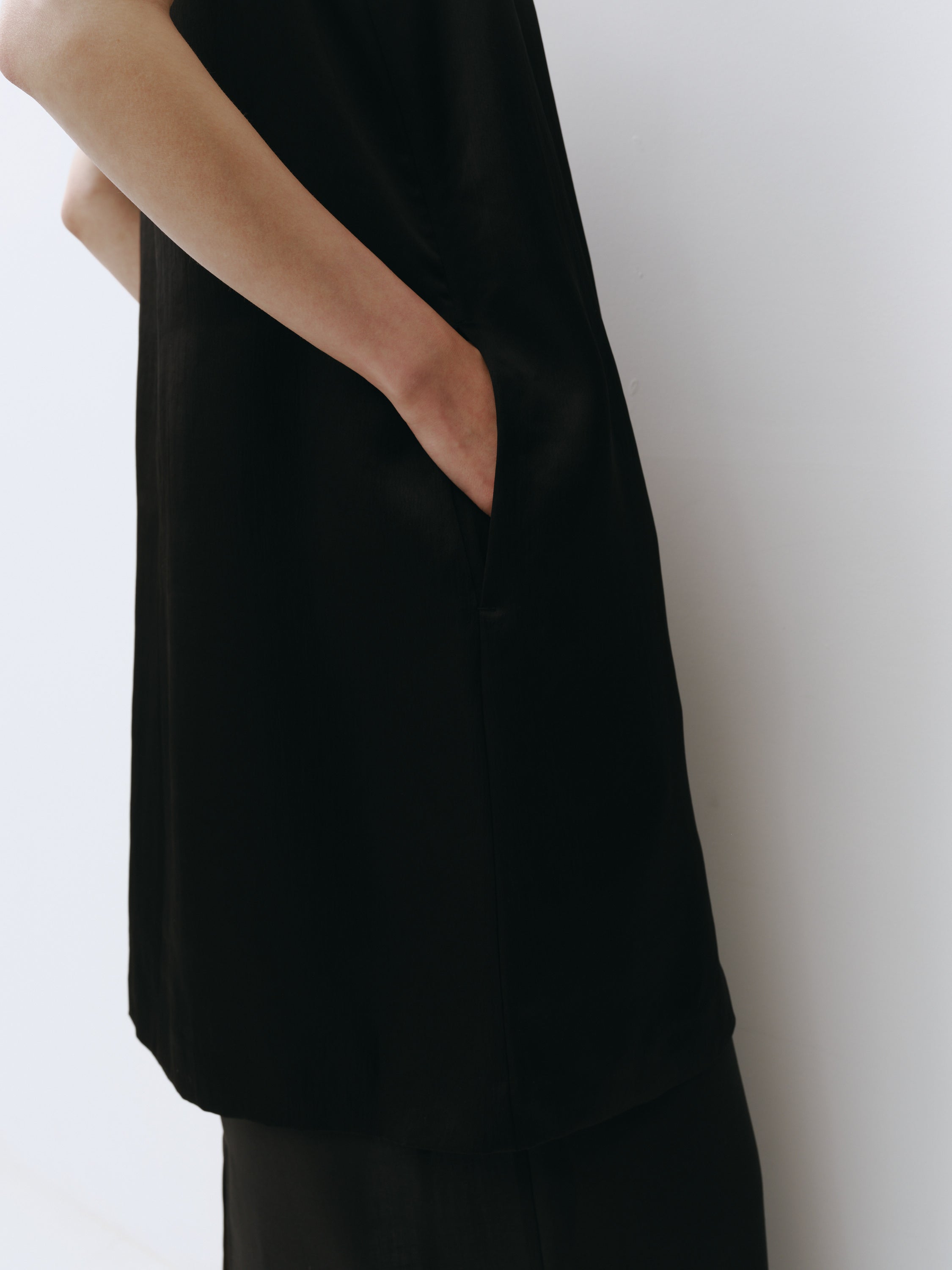 Triacetate Wool Hem Sheer Dress (Black)