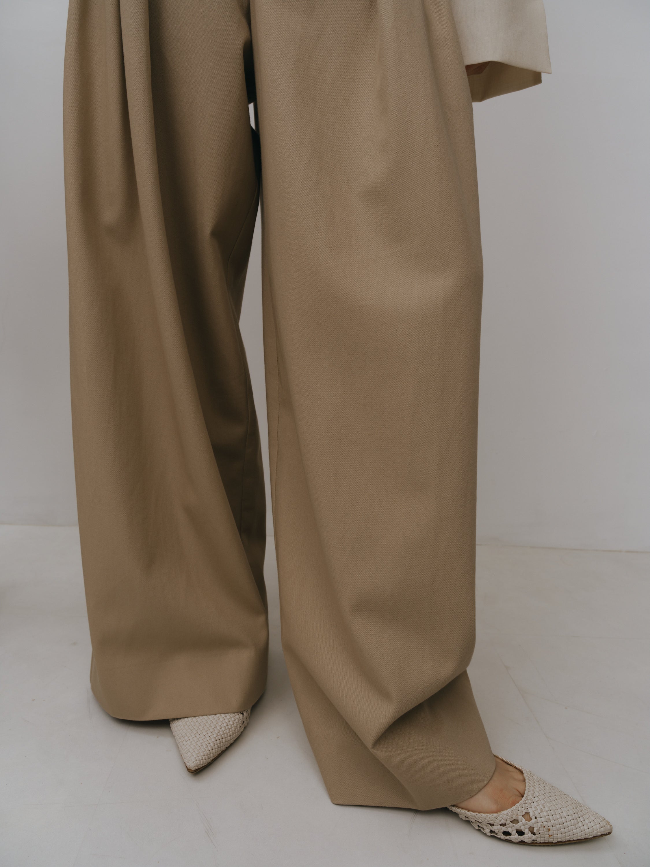 Cotton Three Tuck Wide Pants(Parchment Beige)