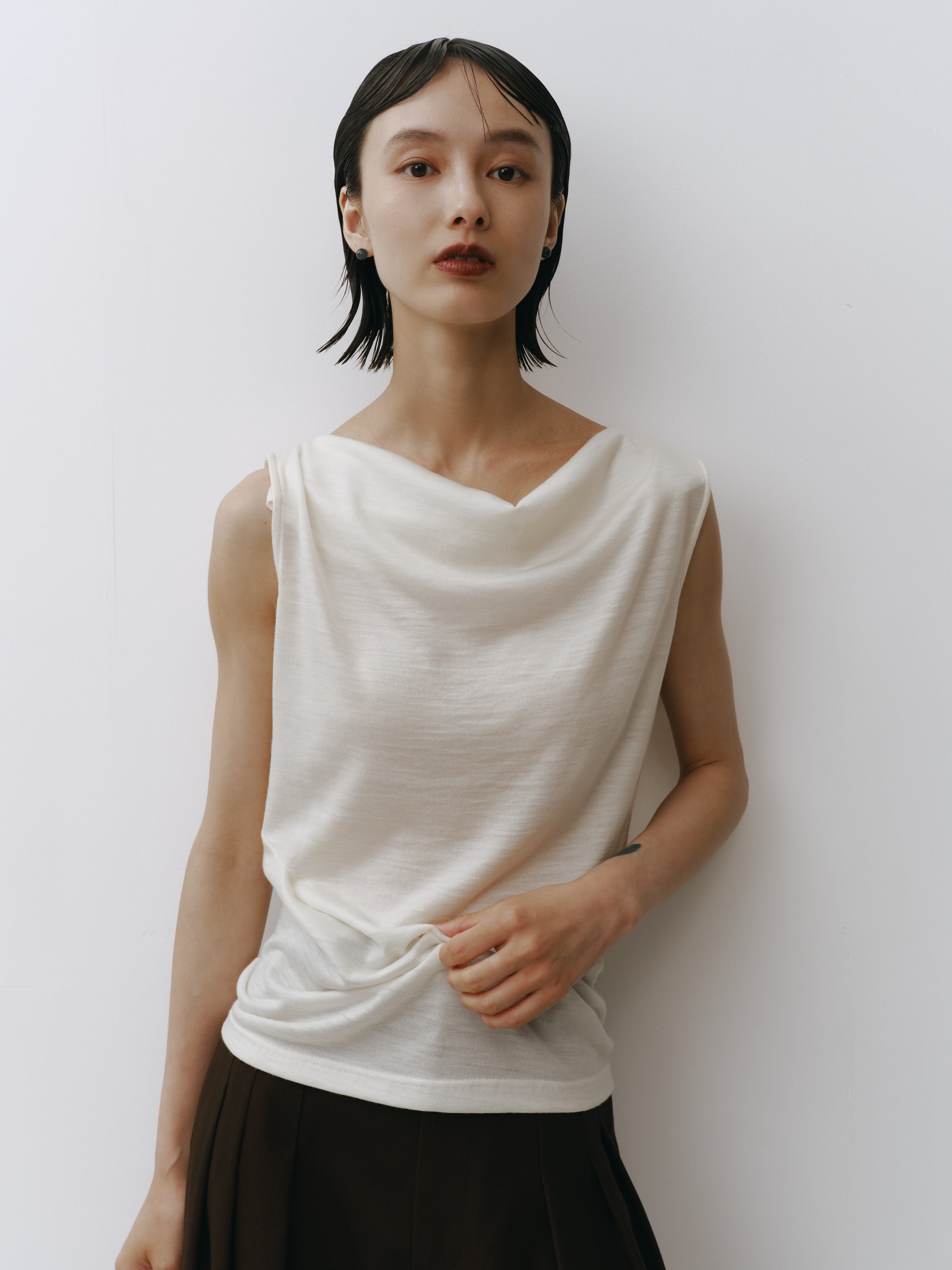 Drape Wool Sleeveless Tops(Ivory)