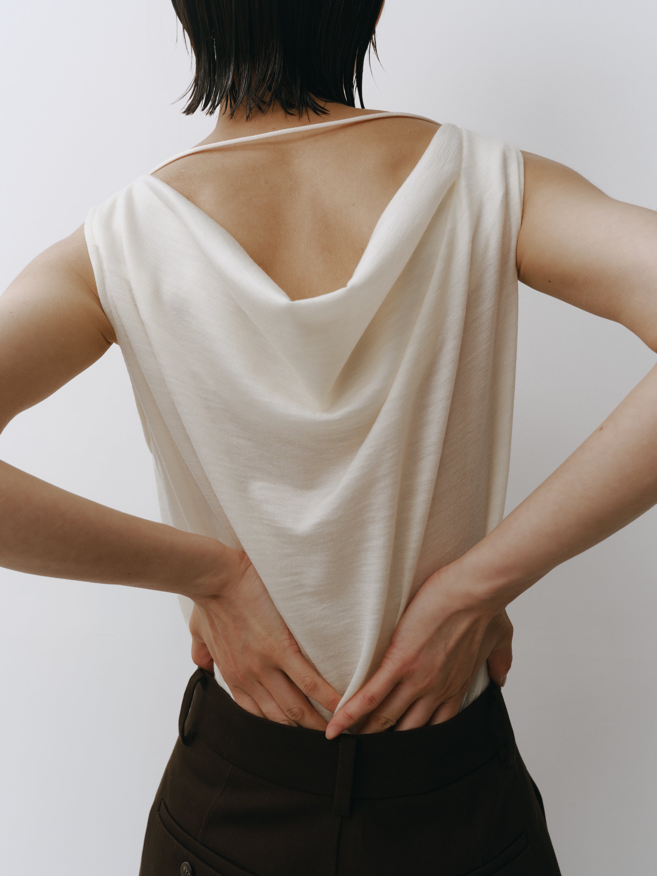 Drape Wool Sleeveless Tops(Ivory)