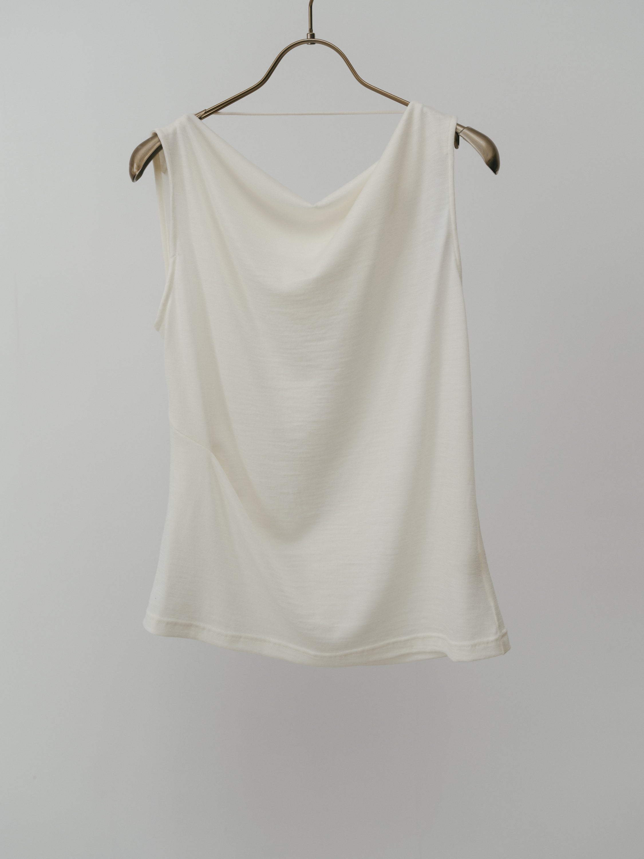 Drape Wool Sleeveless Tops(Ivory)