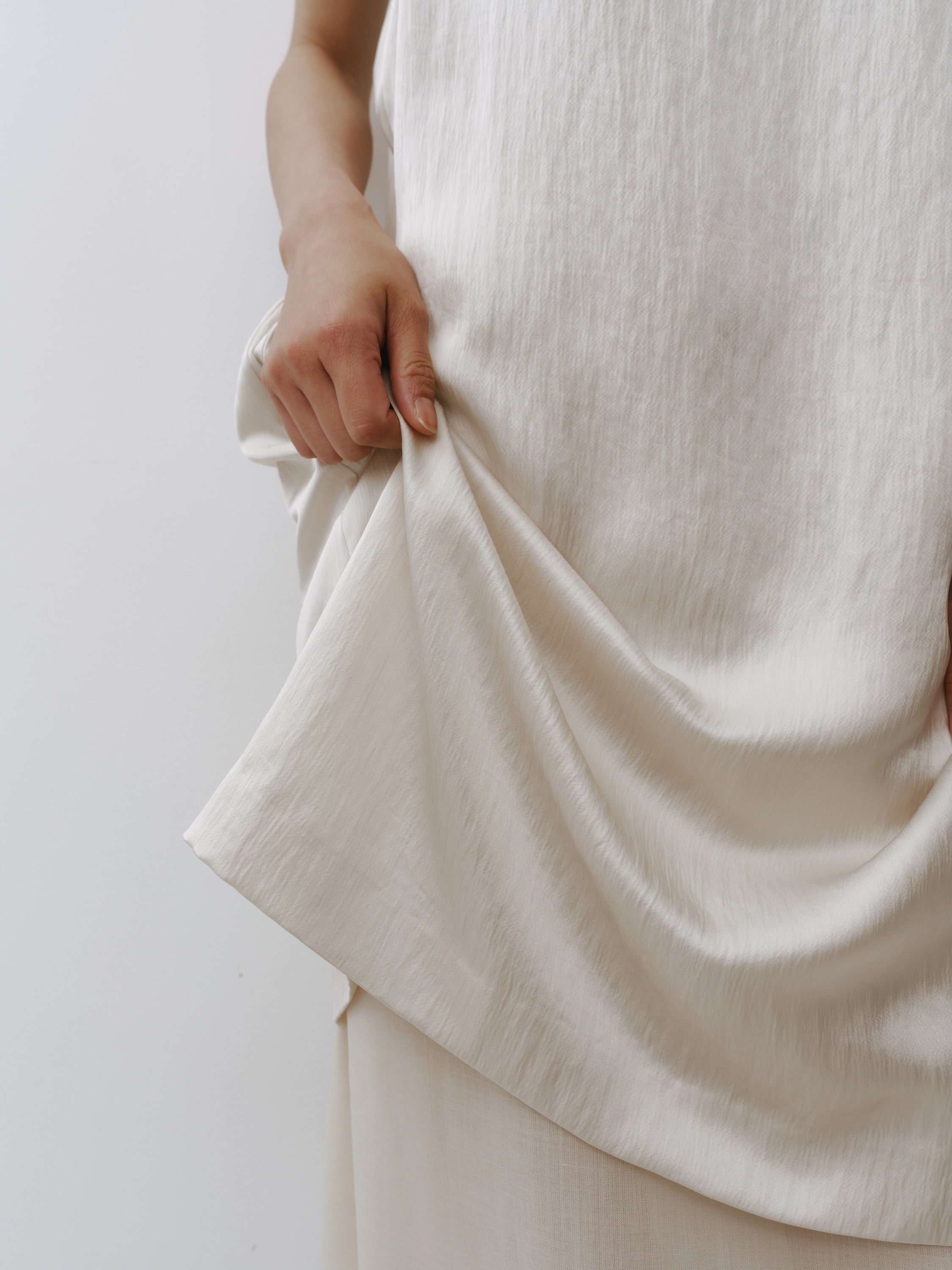 Triacetate Wool Hem Sheer Dress(Grayish Ivory)