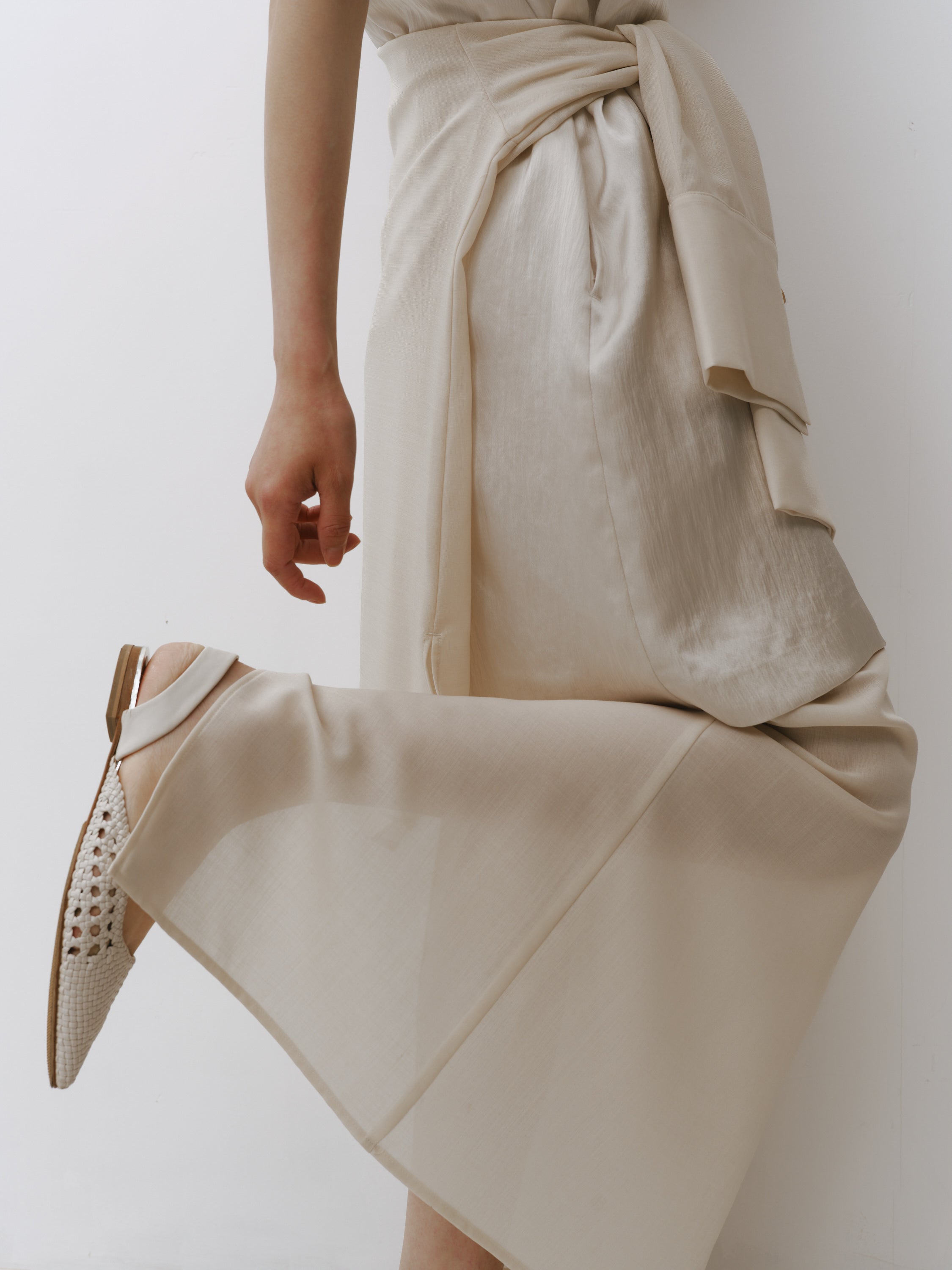 Triacetate Wool Hem Sheer Dress(Grayish Ivory)