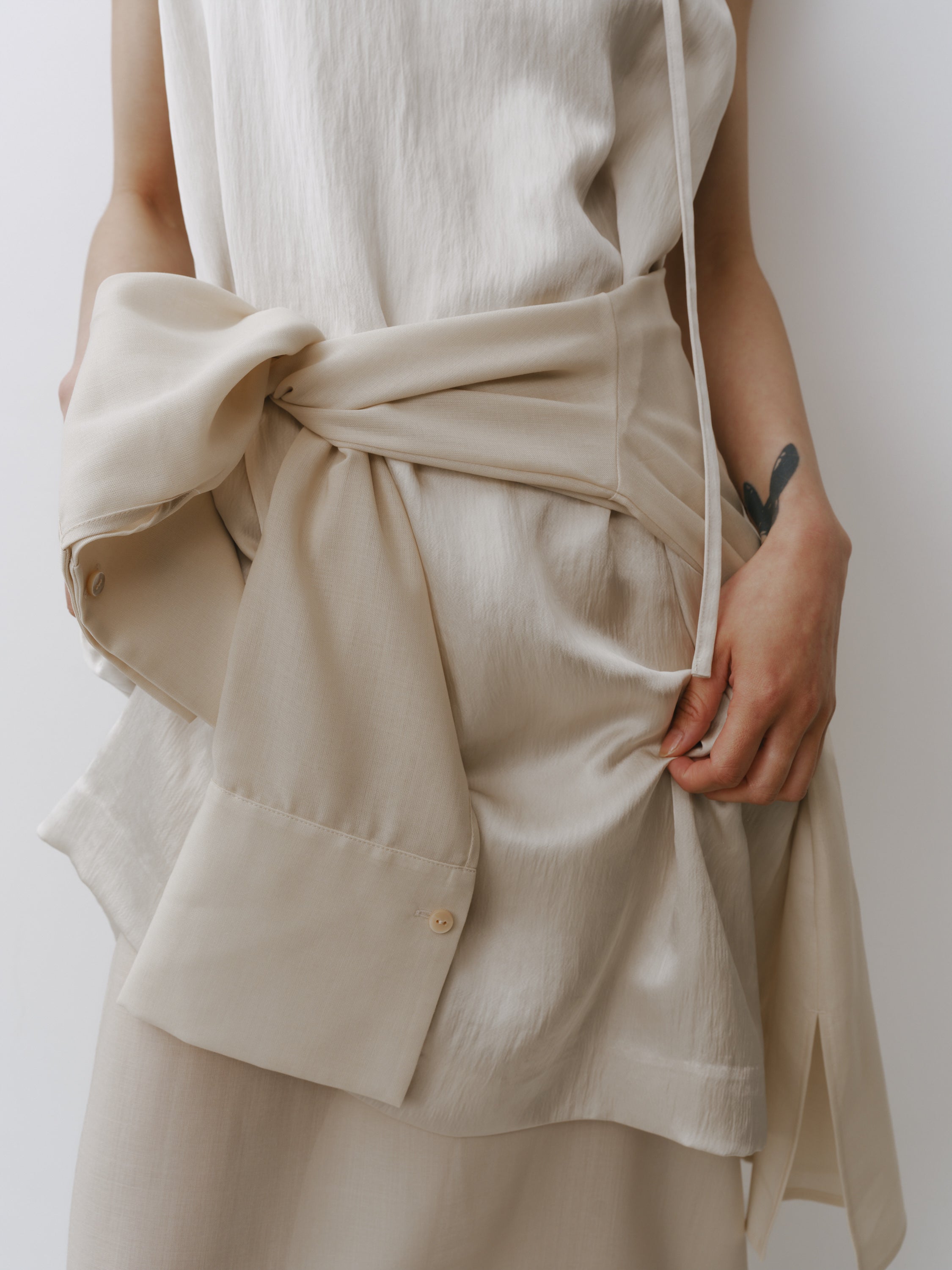 Triacetate Wool Hem Sheer Dress(Grayish Ivory)