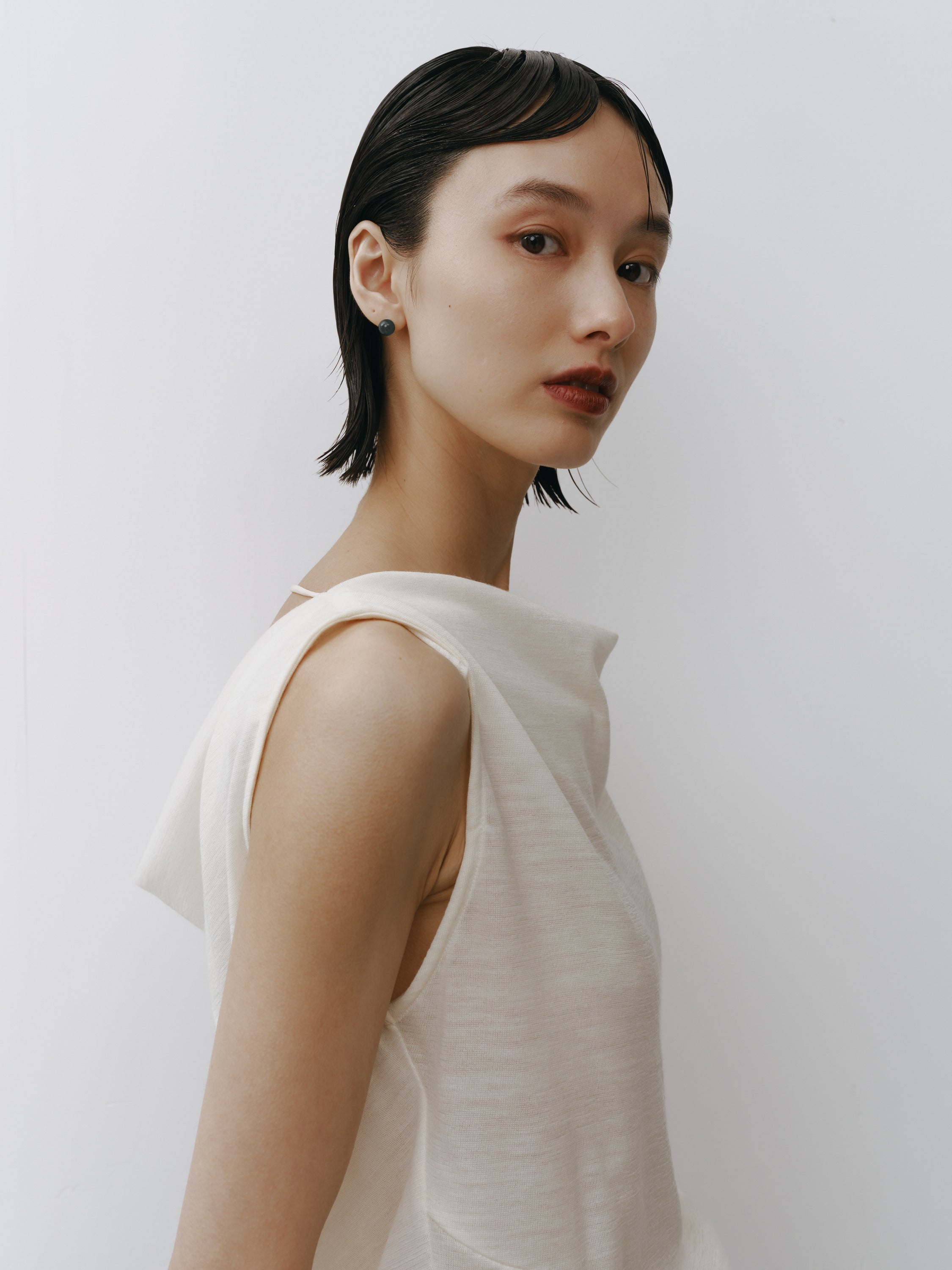 Drape Wool Sleeveless Tops(Ivory)