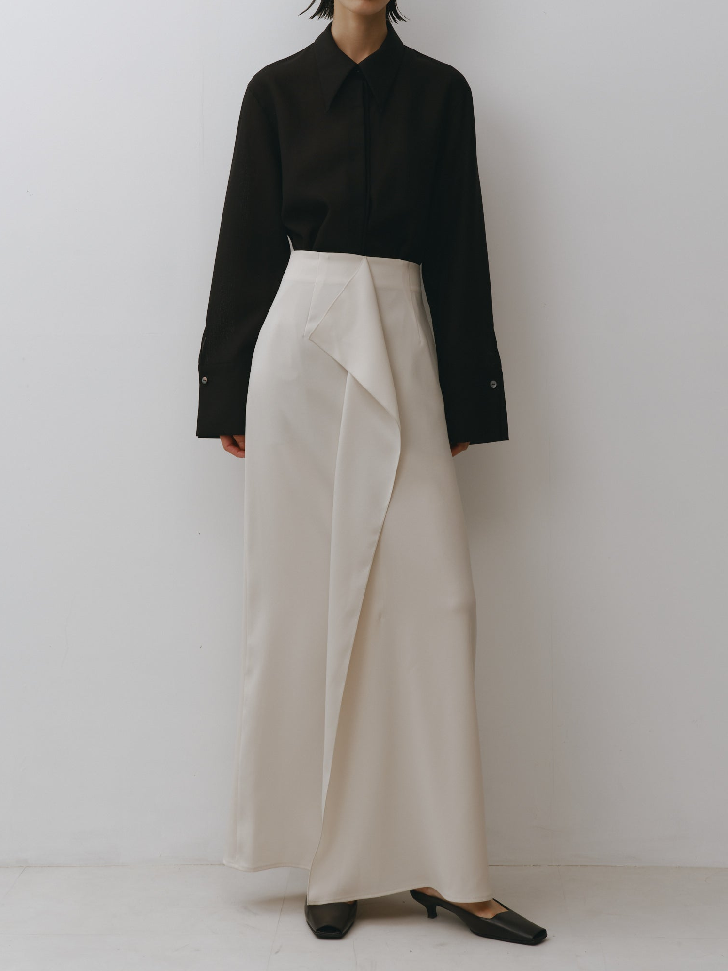 Triacetate Back Satin Skirt(Grayish Ivory)
