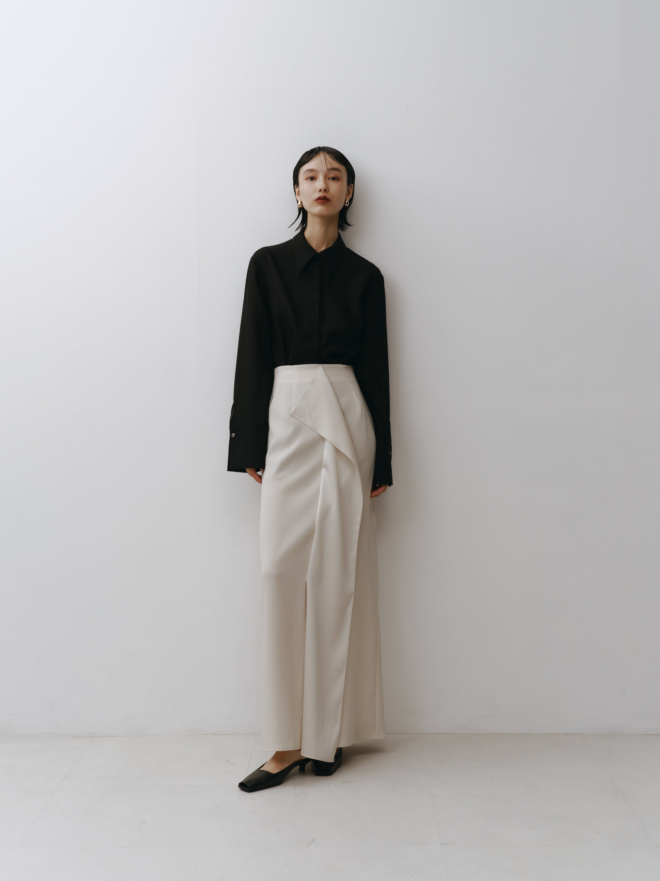 Triacetate Back Satin Skirt(Grayish Ivory)