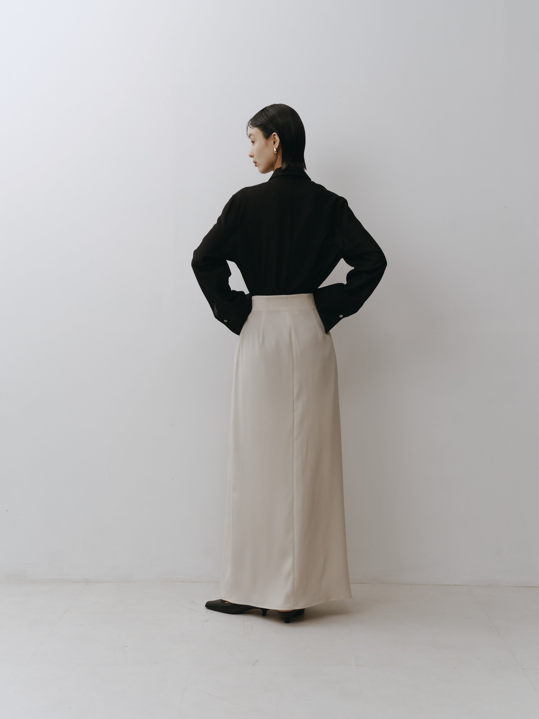 Triacetate Back Satin Skirt(Grayish Ivory)