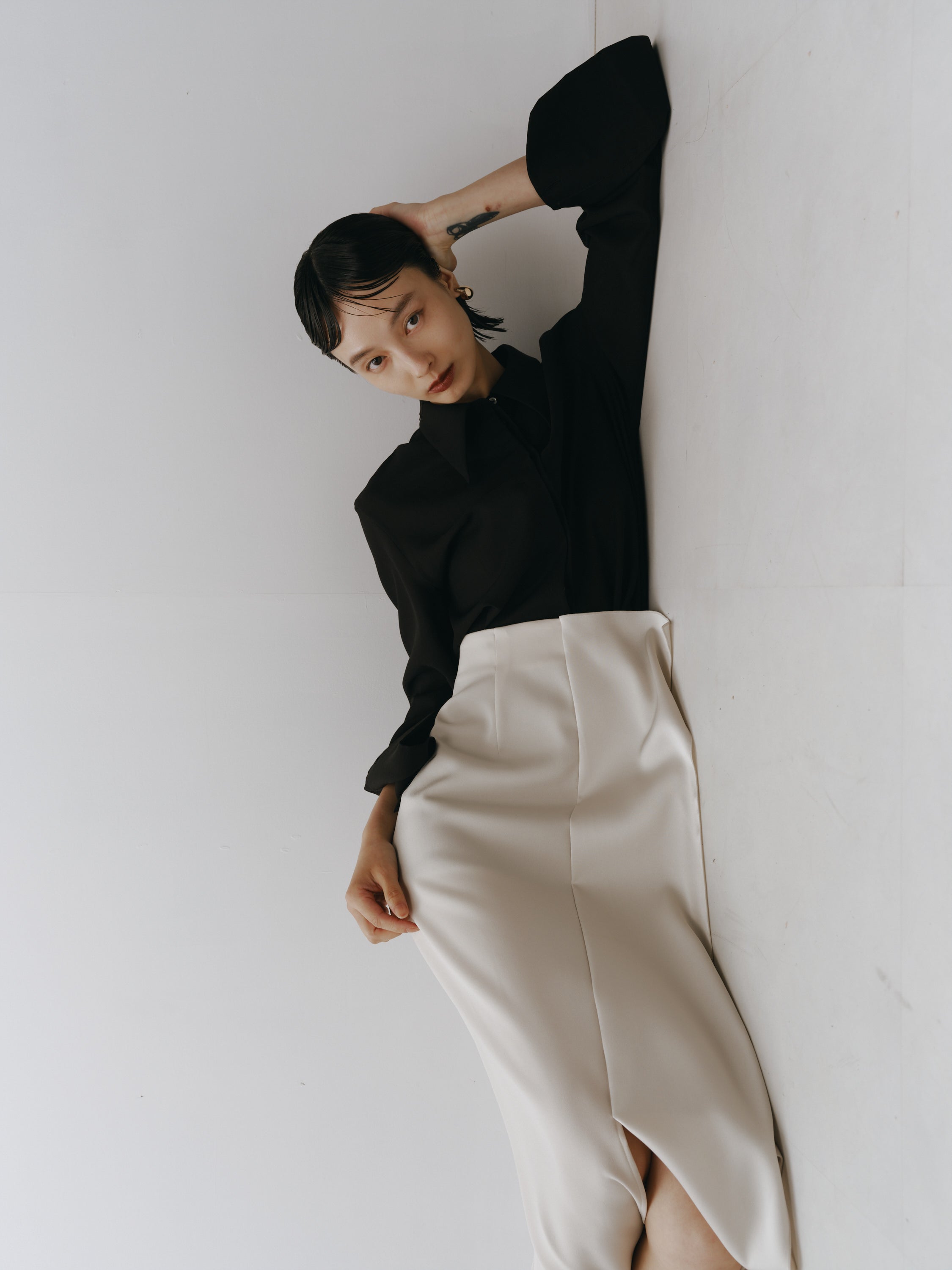 Triacetate Back Satin Skirt(Grayish Ivory)