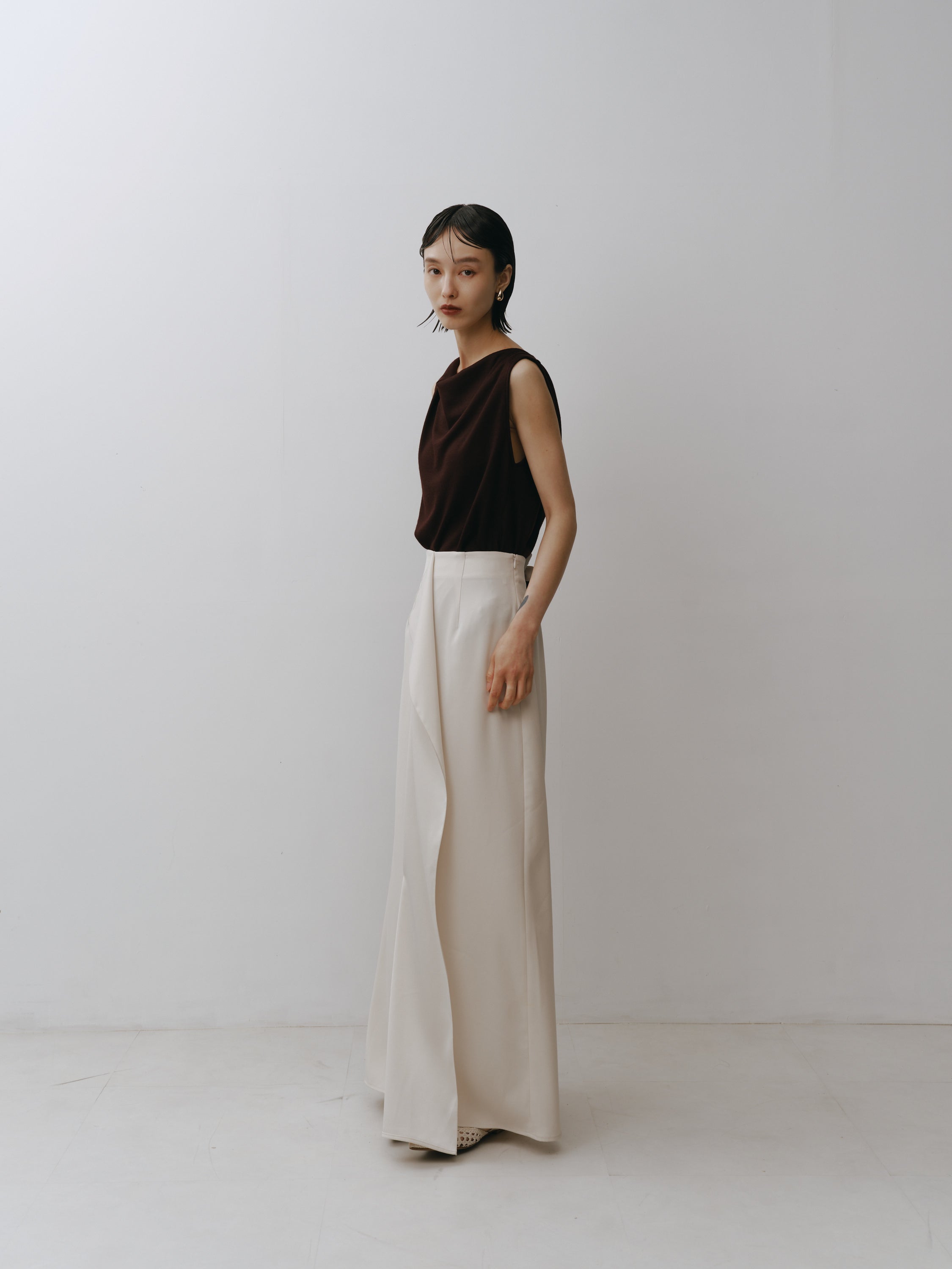 Triacetate Back Satin Skirt(Grayish Ivory)