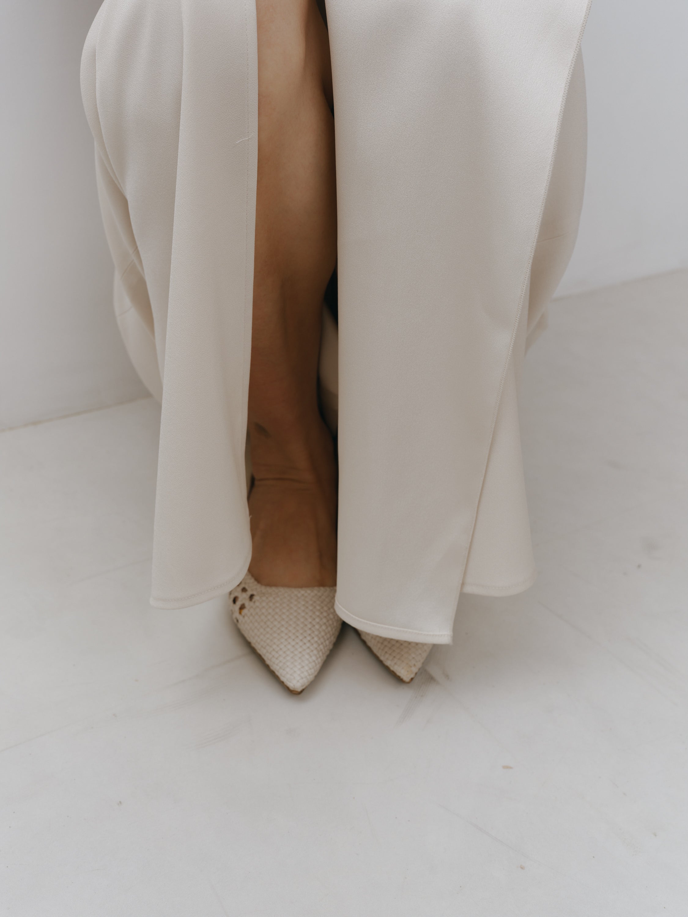 Triacetate Back Satin Skirt(Grayish Ivory)