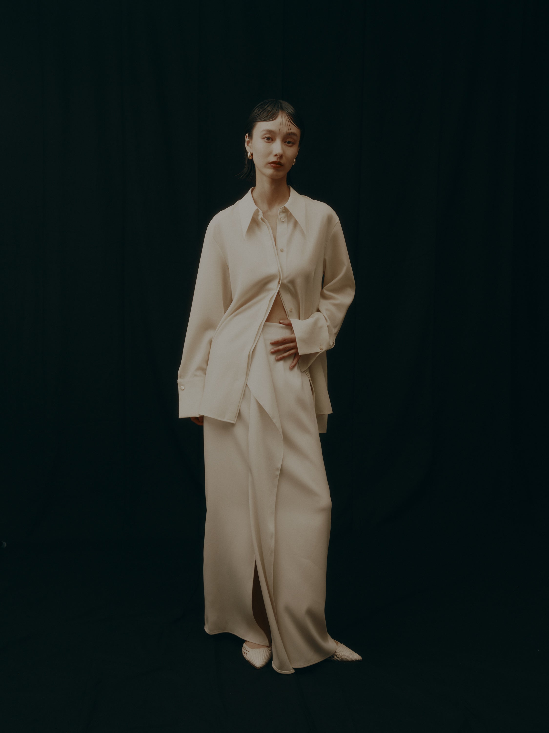 Triacetate Back Satin Skirt(Grayish Ivory)
