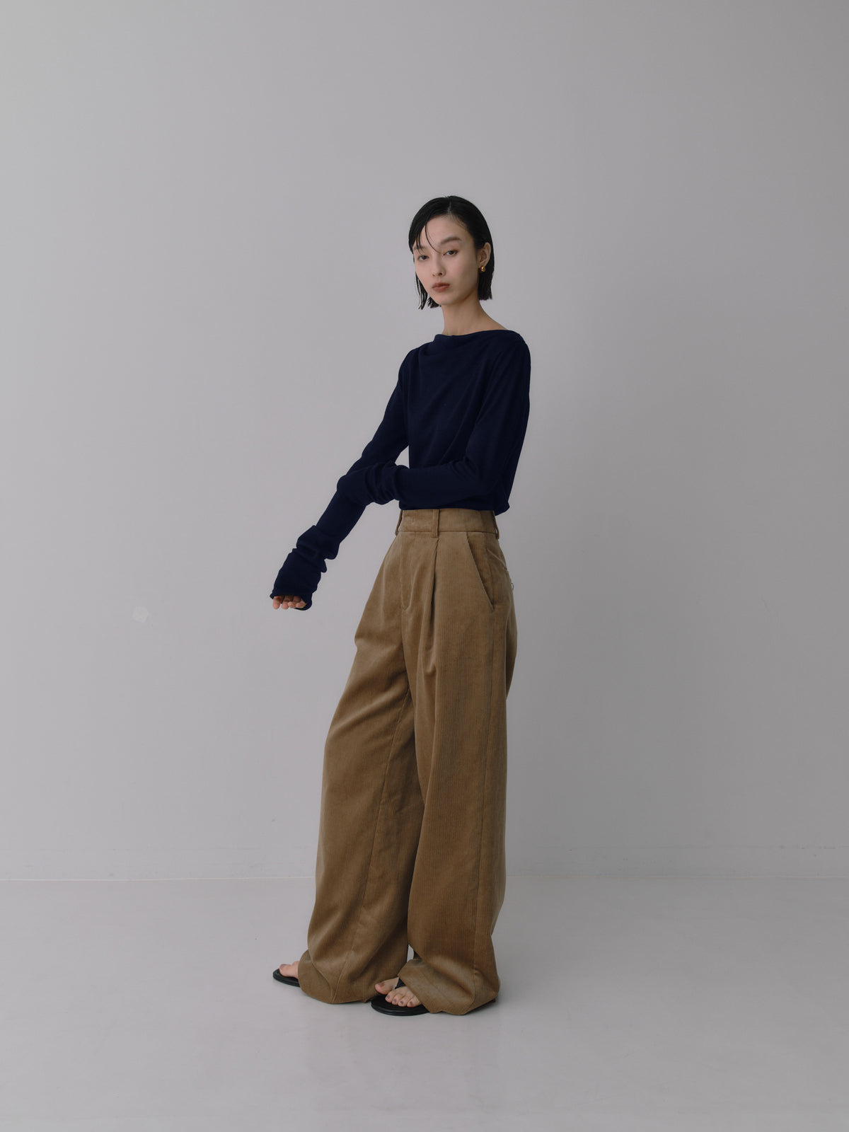 Corduroy Wide Straight Trousers/Brisbane Moss［Khaki Beige］