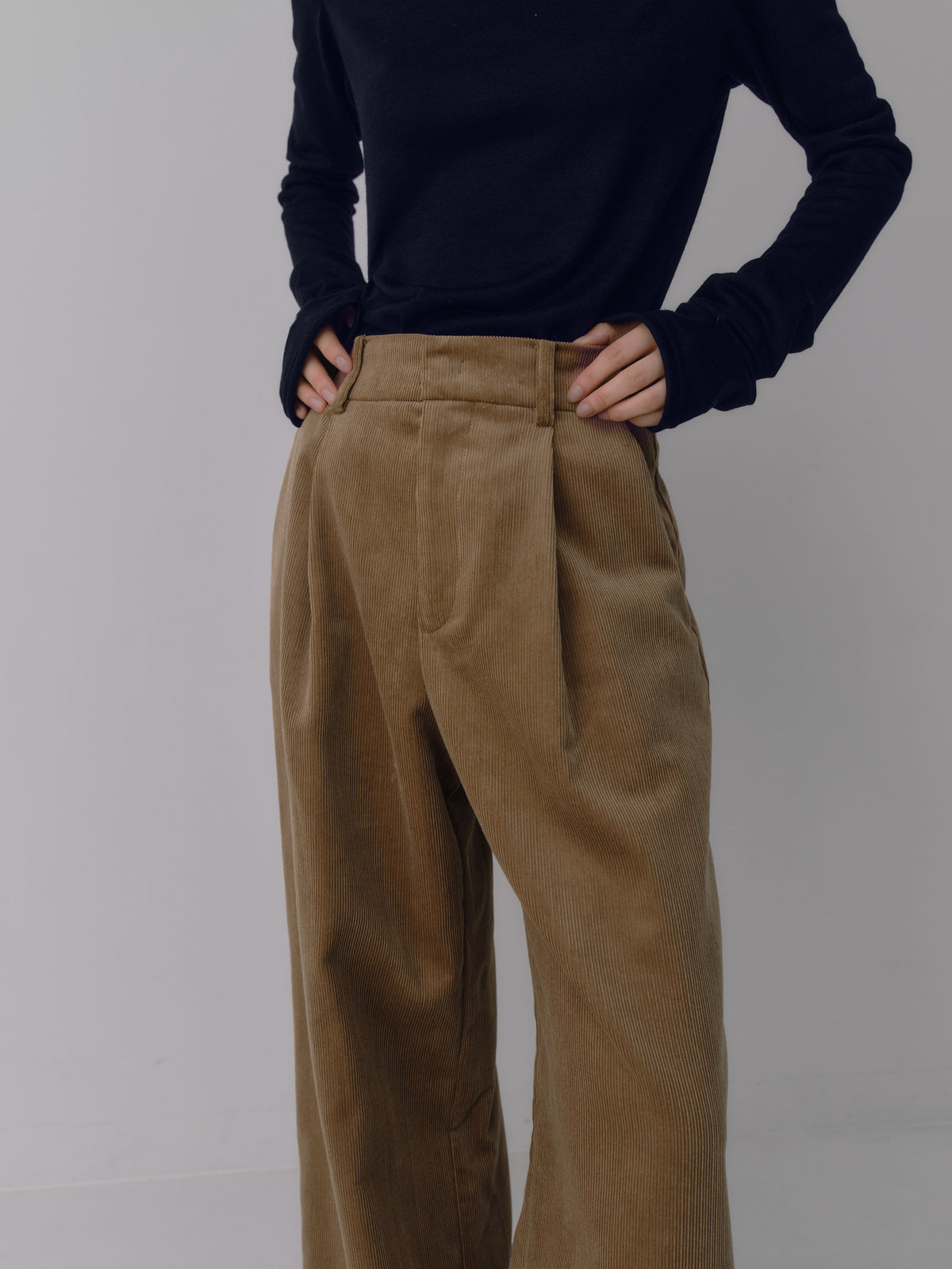 Corduroy Wide Straight Trousers/Brisbane Moss［Khaki Beige］