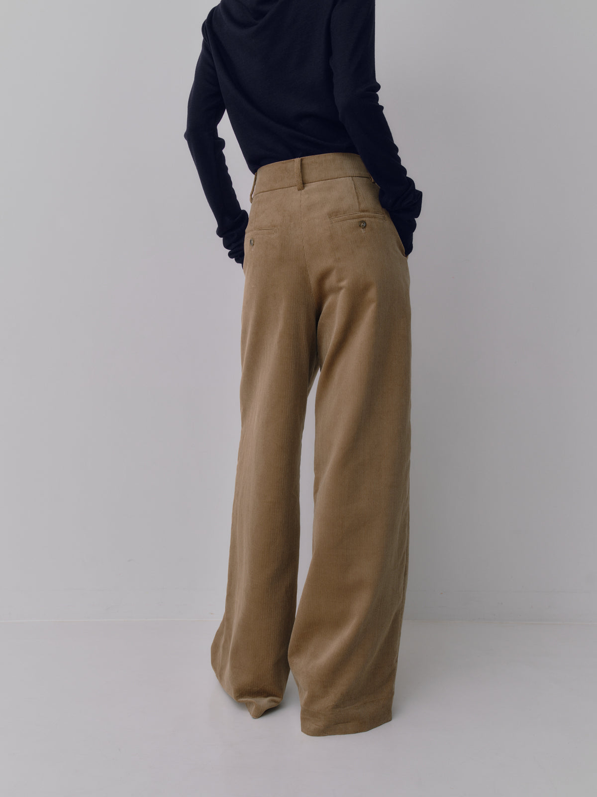 Corduroy Wide Straight Trousers/Brisbane Moss［Khaki Beige］