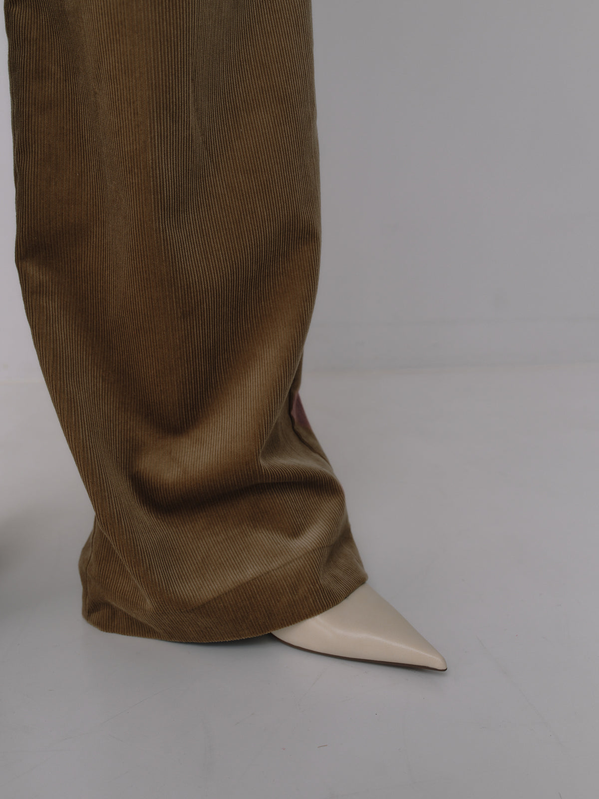Corduroy Wide Straight Trousers/Brisbane Moss［Khaki Beige］