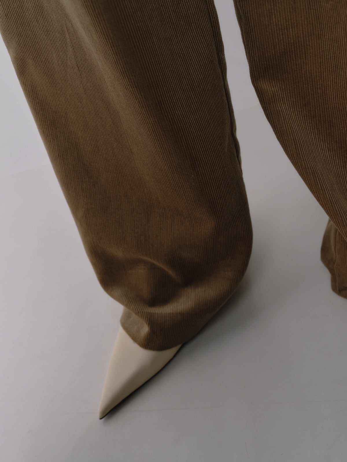 Corduroy Wide Straight Trousers/Brisbane Moss［Khaki Beige］