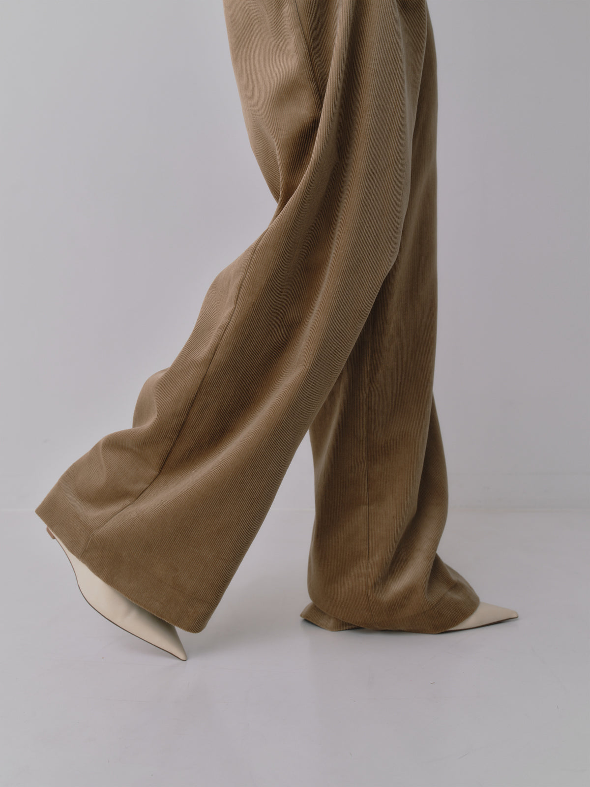 Corduroy Wide Straight Trousers/Brisbane Moss［Khaki Beige］