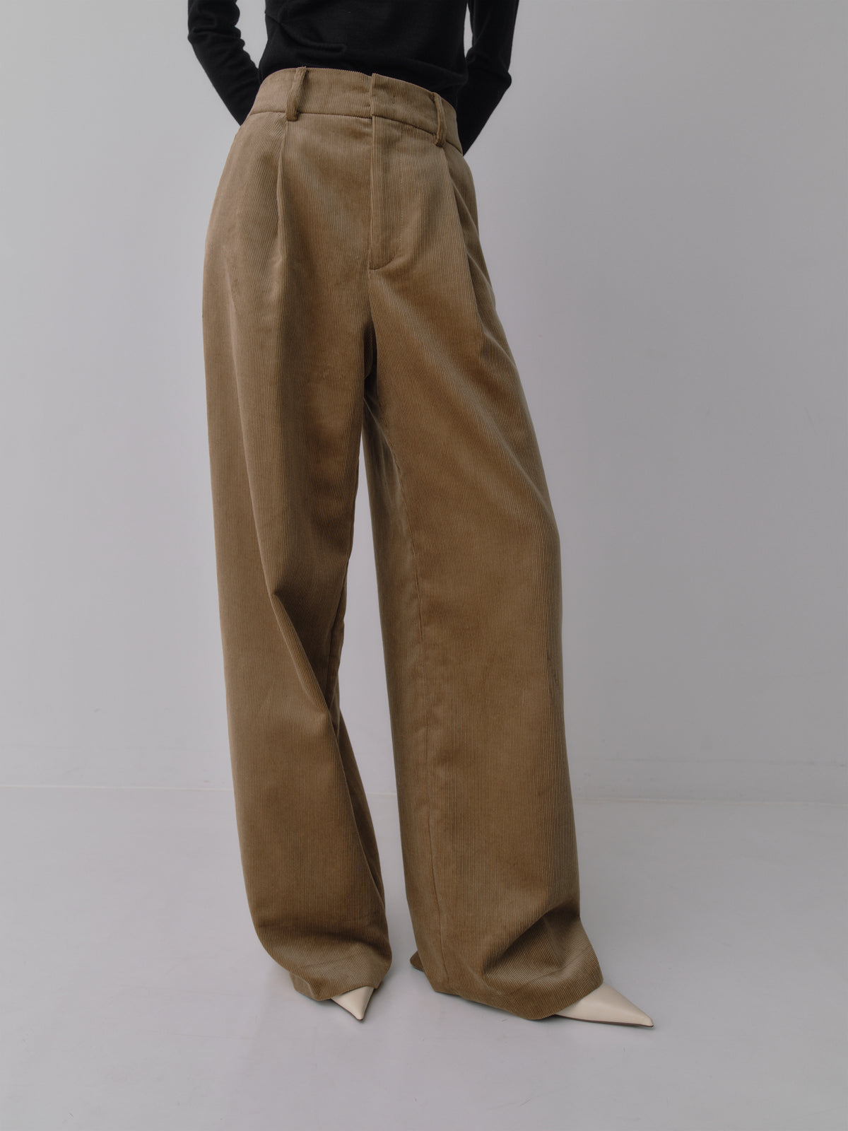 Corduroy Wide Straight Trousers/Brisbane Moss［Khaki Beige］