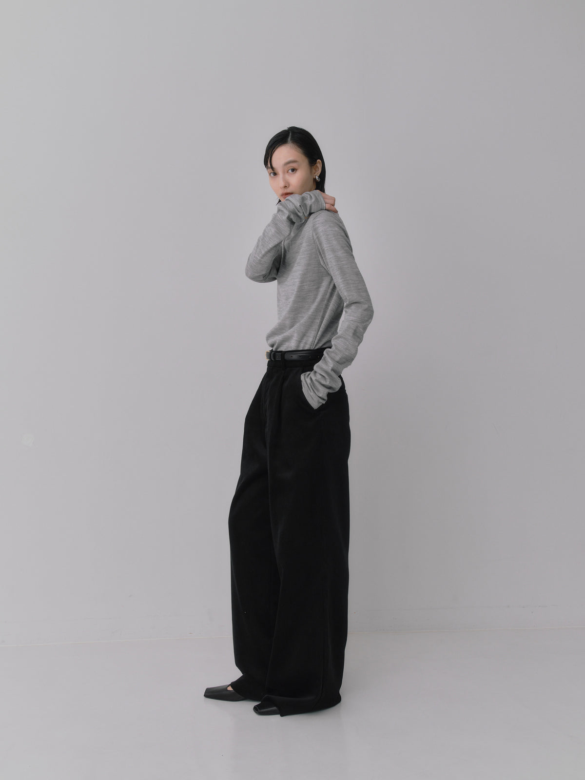 Corduroy Wide Straight Trousers/Brisbane Moss［Ink Black］