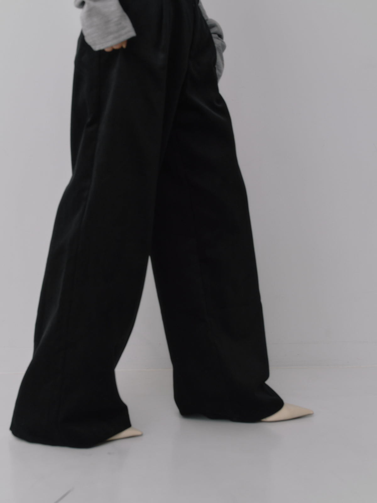 Corduroy Wide Straight Trousers/Brisbane Moss［Ink Black］