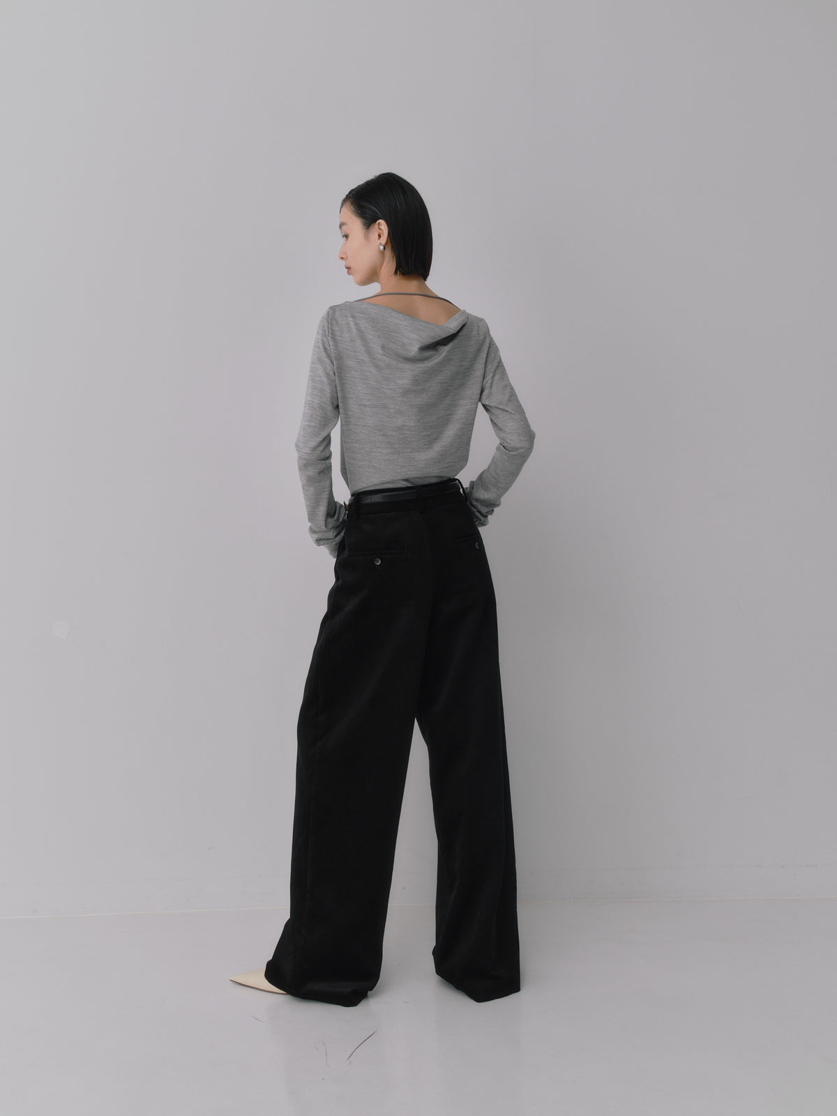 Wool Drape Long-Cuff Top ／ structured-drape［Top Light Gray］