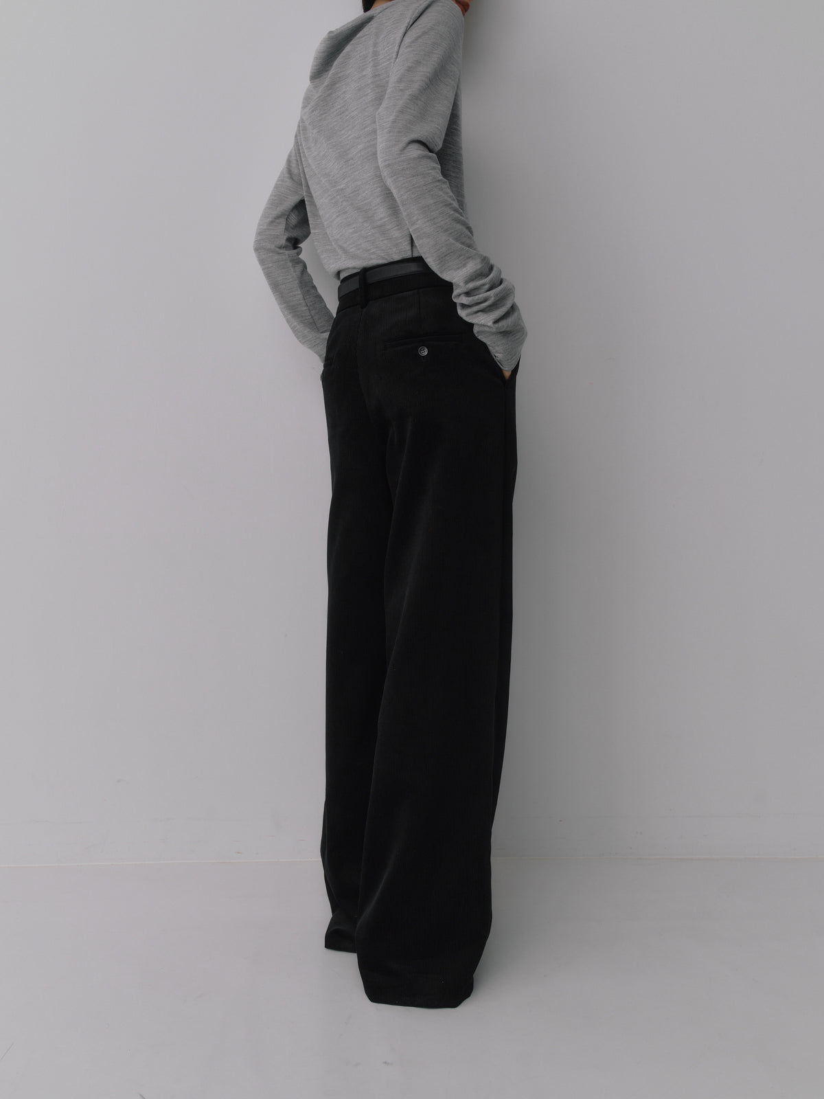 Corduroy Wide Straight Trousers/Brisbane Moss［Ink Black］