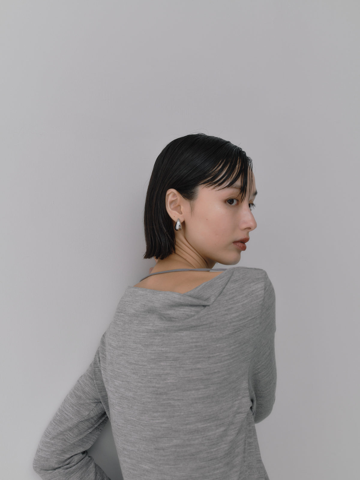 Wool Drape Long-Cuff Top ／ structured-drape［Top Light Gray］