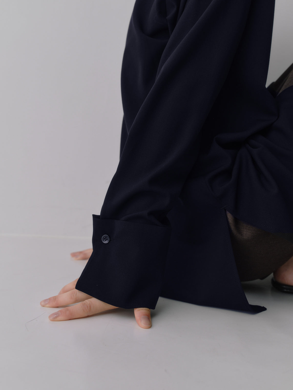 Silky Wool Dress Shirt［Navy］