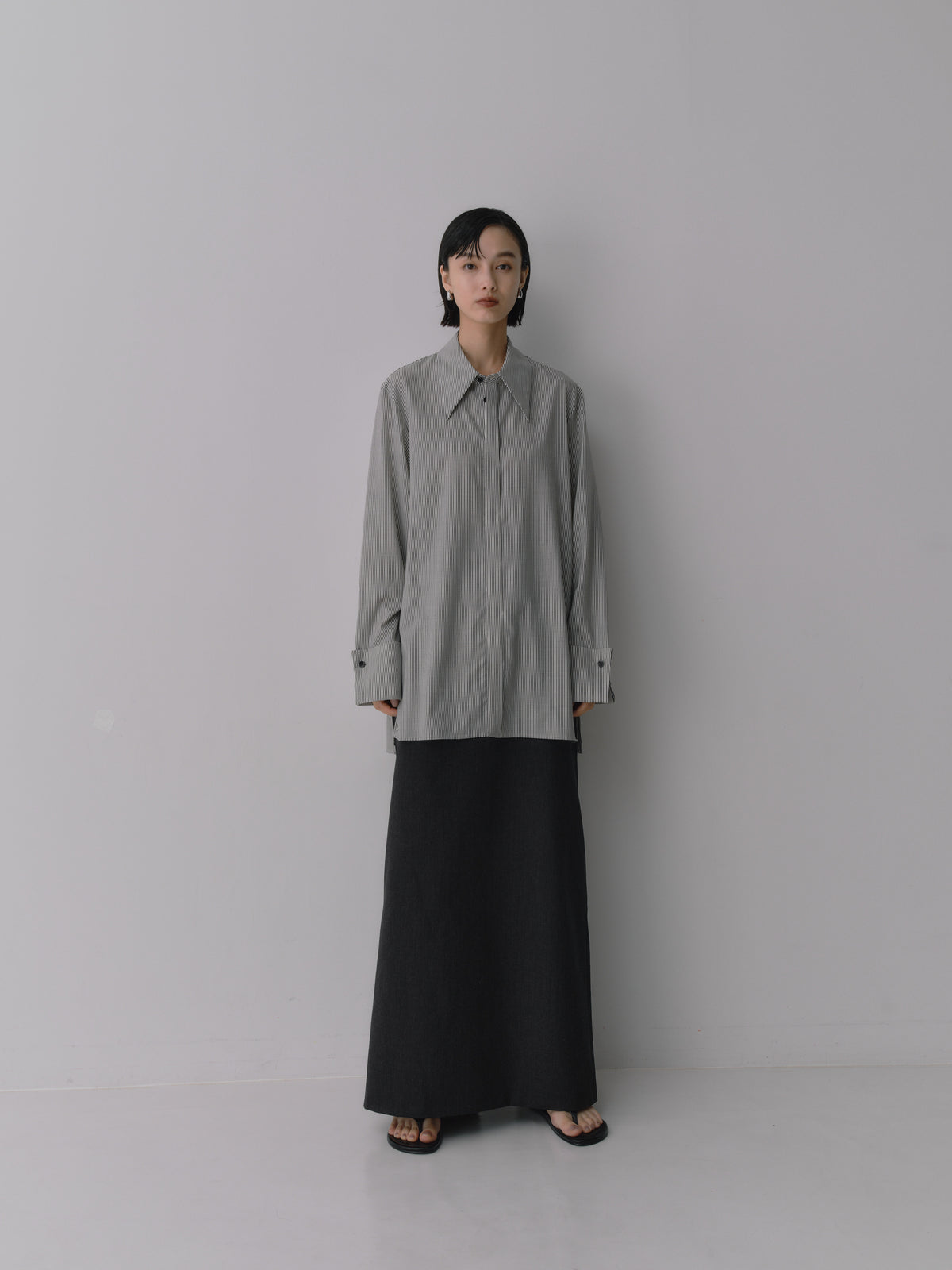 Silky Wool Dress Shirt［Black Stripe］