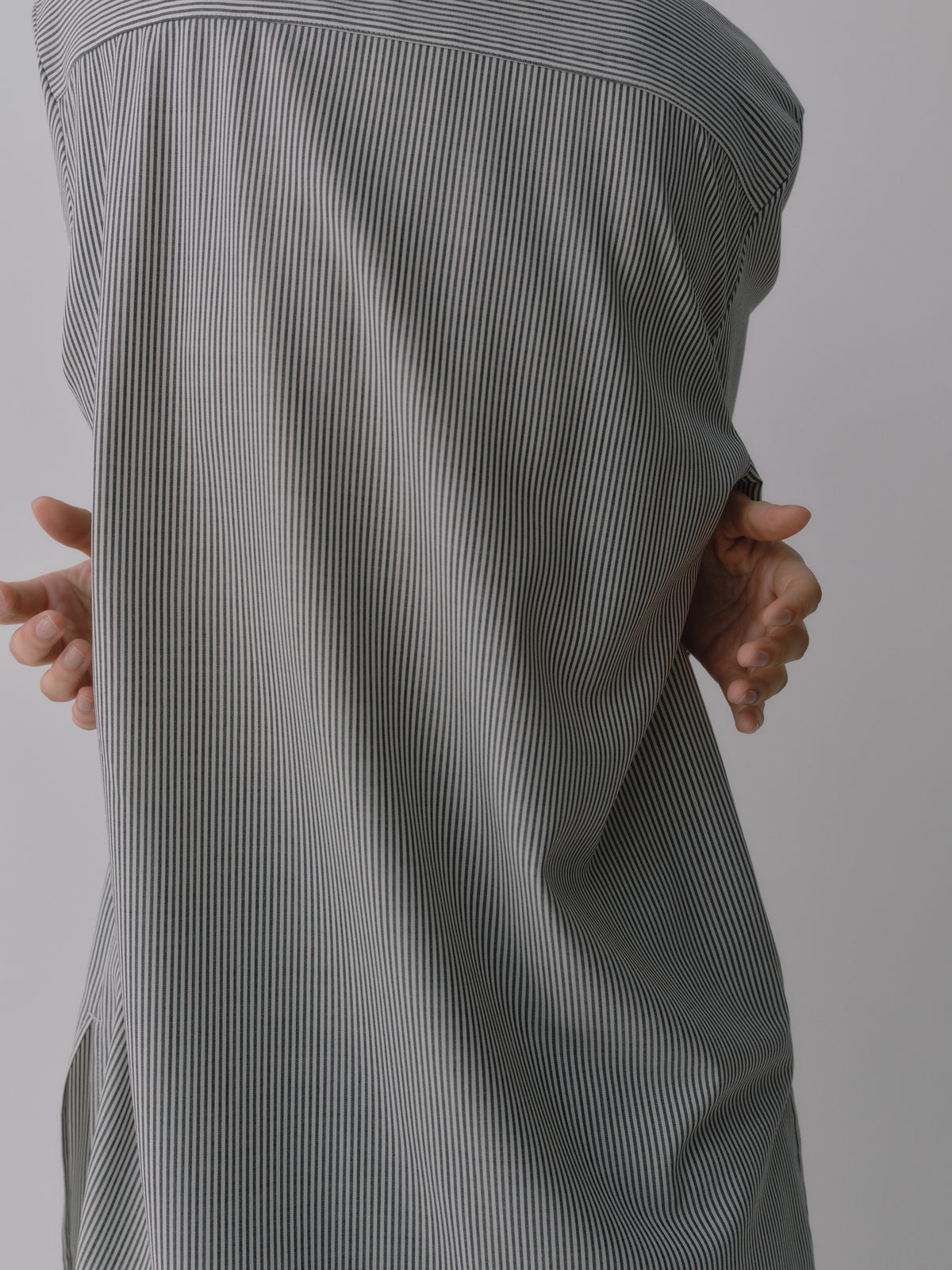Silky Wool Dress Shirt［Black Stripe］