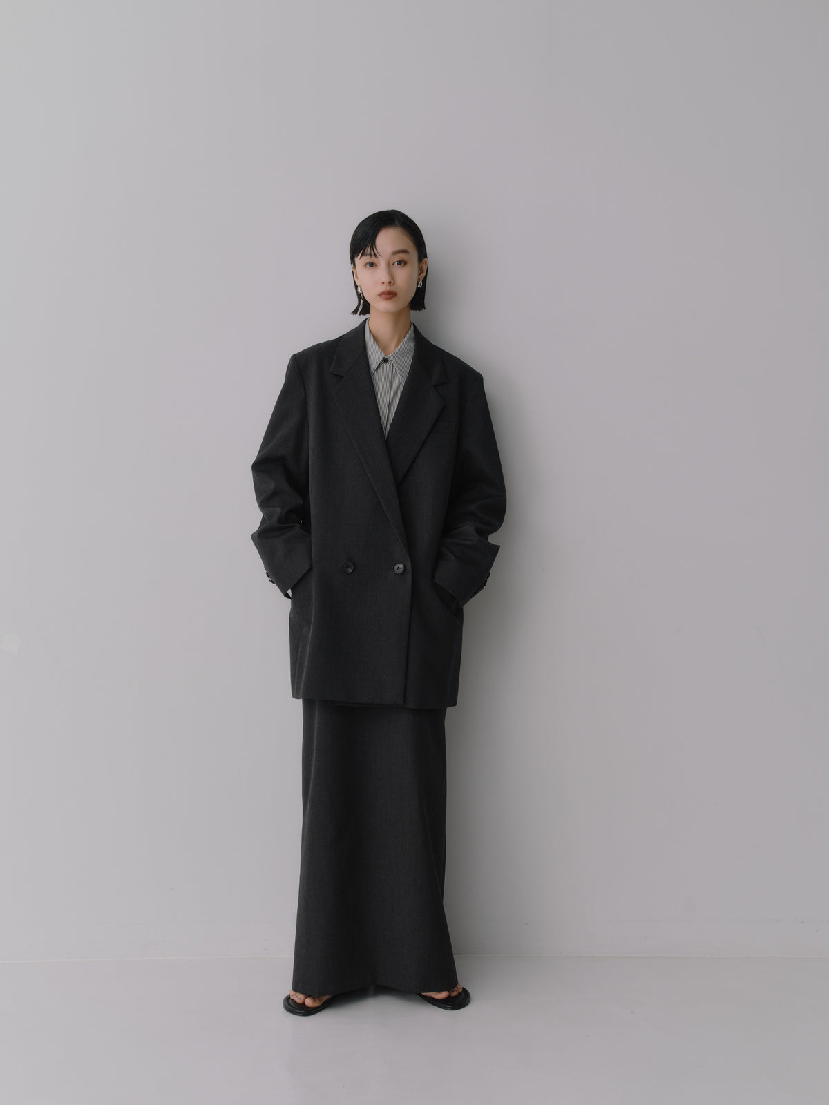 Silky Wool Dress Shirt［Black Stripe］