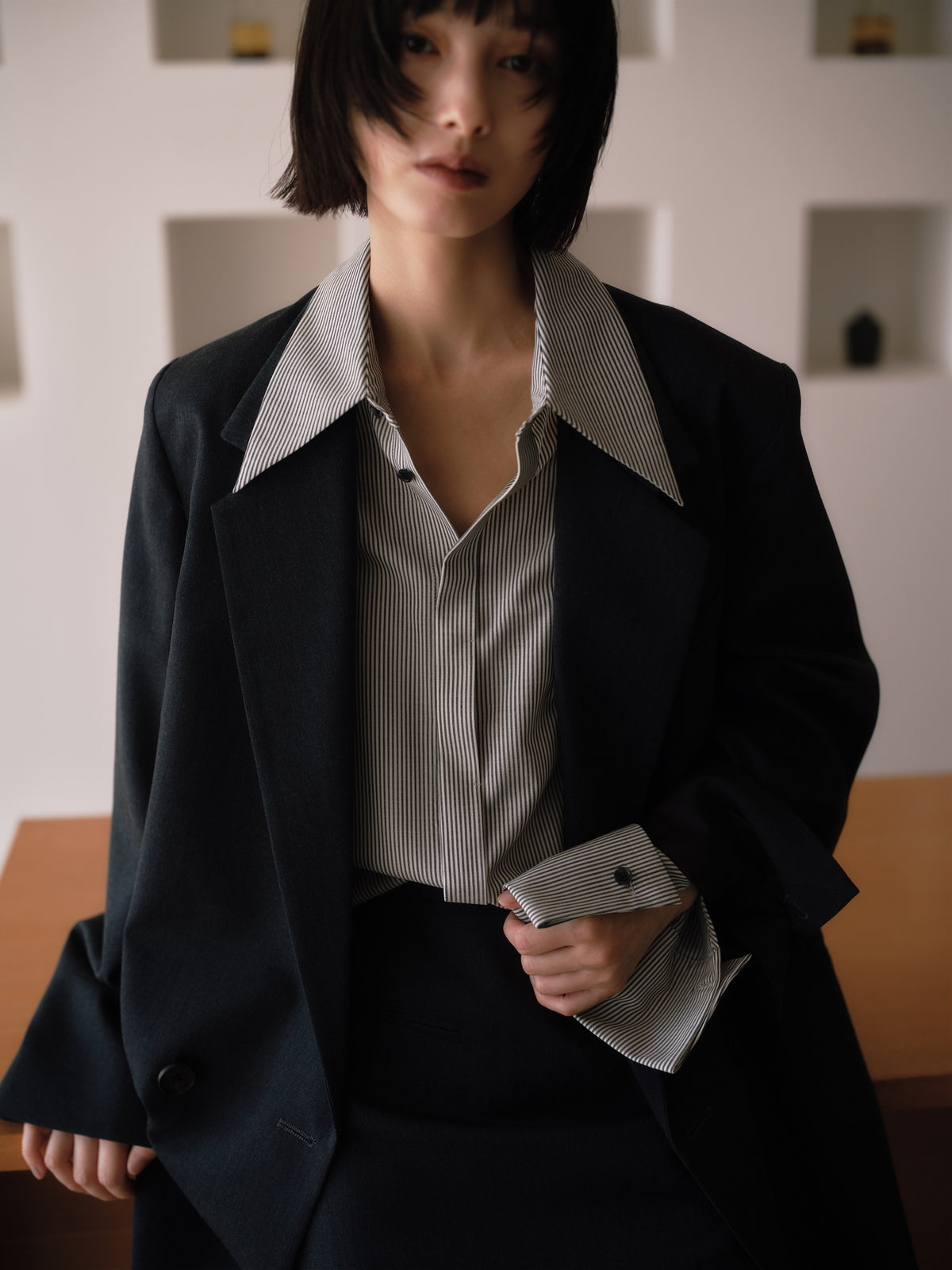 Silky Wool Dress Shirt［Black Stripe］