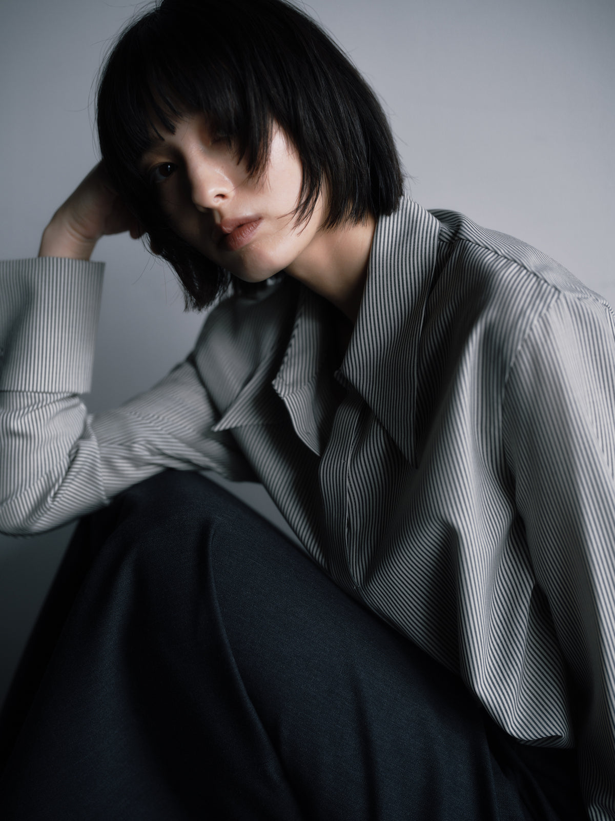 Silky Wool Dress Shirt［Black Stripe］